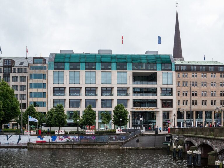 buy furniture in Hamburg